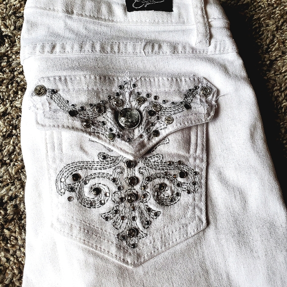 Jeans - Picture 2 of 5